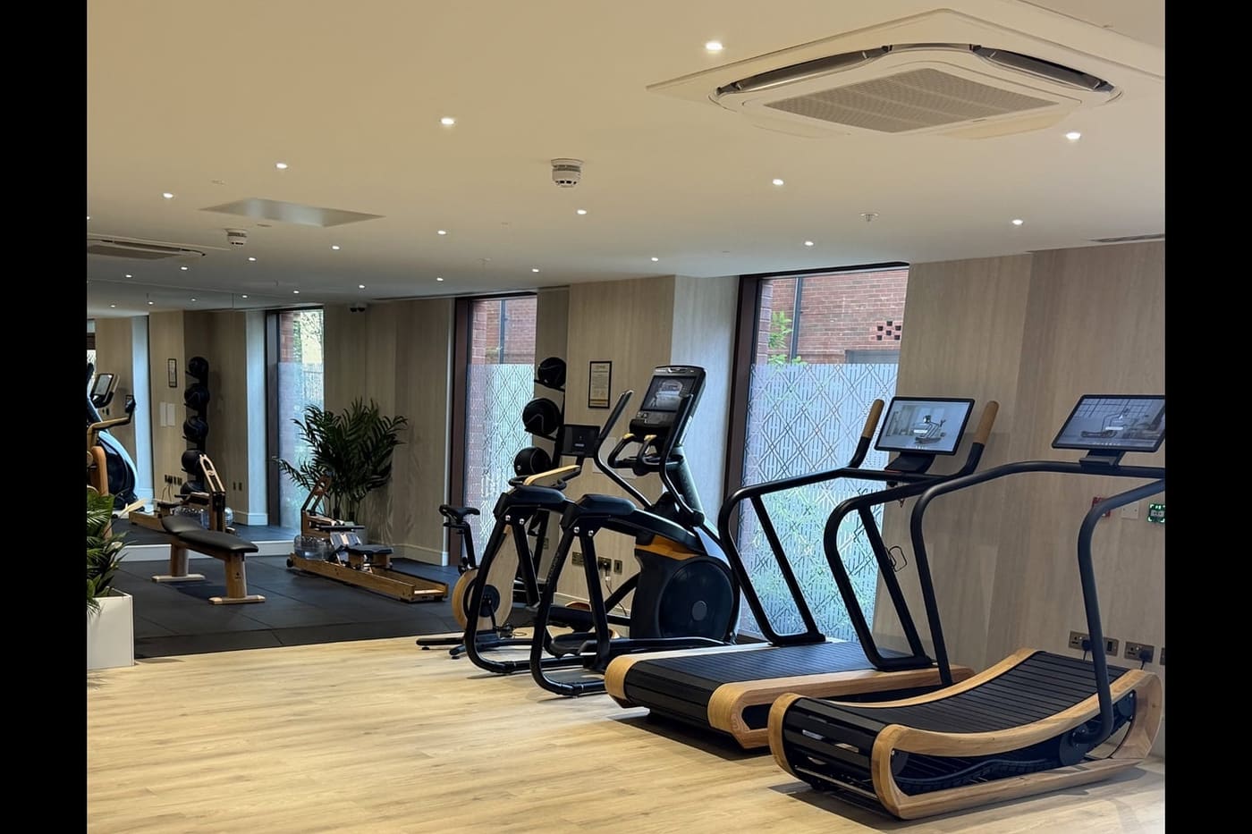 Residents' gym, cardio area